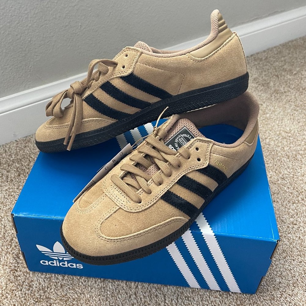 NWT Adidas samba adv beige US6 M / US7 W / F38 2/3 / UK 5.5